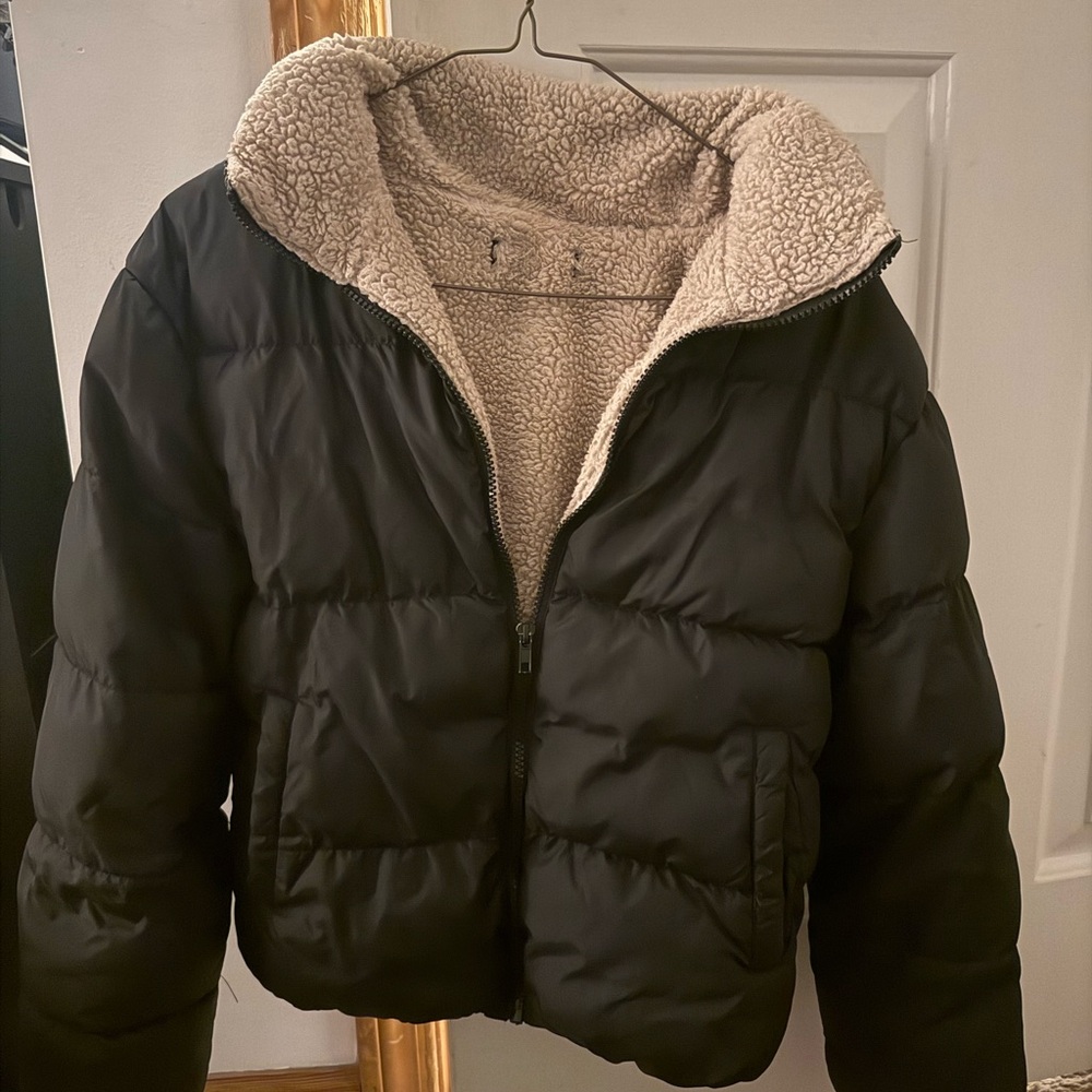 Black Puffer Jacket with sherpa Lining - Picture 3 of 4